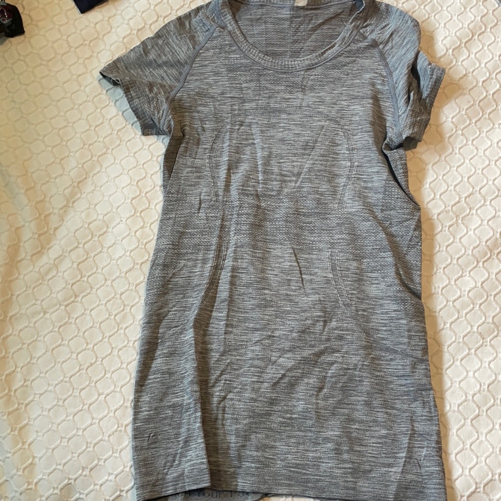 Grey lulu workout shirt